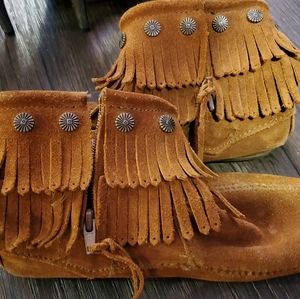 Size 6 Minnetonka Booties